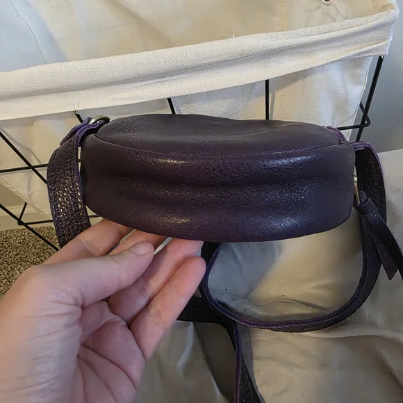 Portland Leather Goods Small EMPIRE Round Crossbody Bag QUICK SHIPPING! - Picture 4 of 7